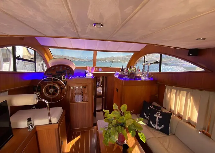 Exclusive Yatching *