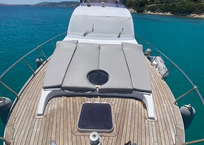 Exclusive Yatching *