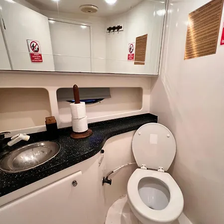 Úszó hotel Exclusive Yatching *