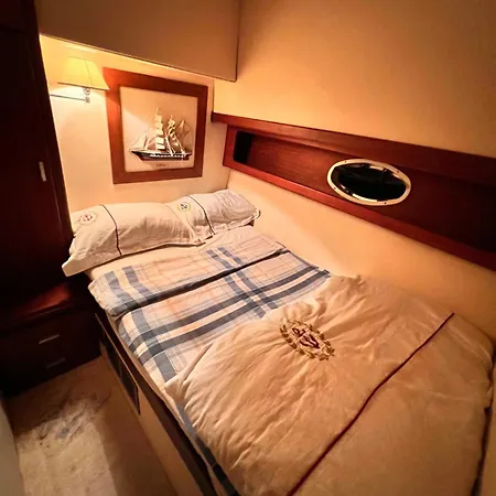 Úszó hotel Exclusive Yatching