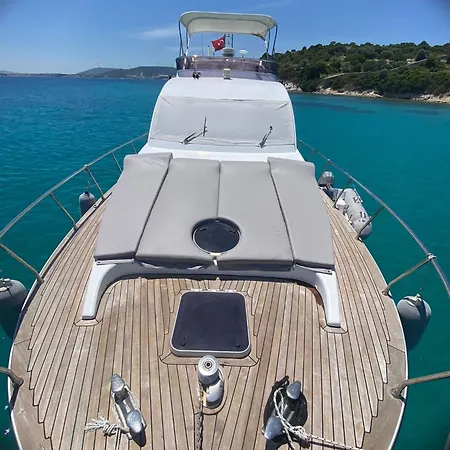 Exclusive Yatching *