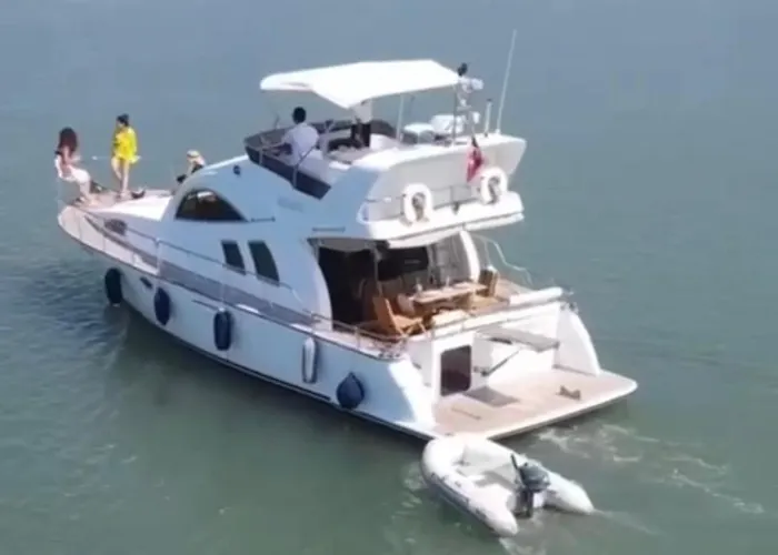 Exclusive Yatching *