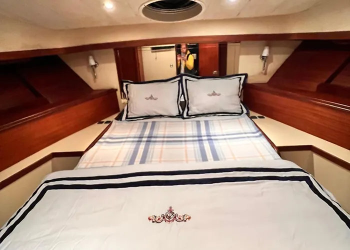 Exclusive Yatching *